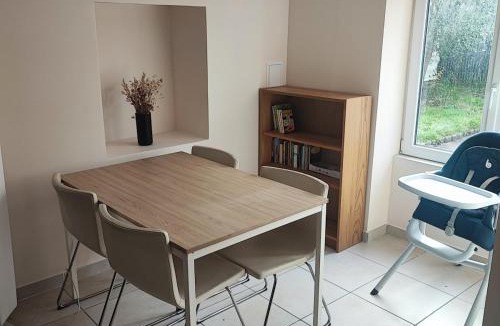 Orgerus House | Cozy house, small garden and parking, train station on foot