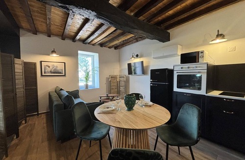 Montaigu-le-Blin Apartment | Cozy studio with garden and spa in Montaigu-le-Blin