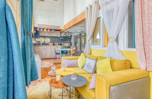Capucins - Victoire Apartment | Dari Apartment – Elegant Getaway in the Heart of Bordeaux