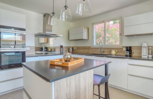 Le Lavandou Villa | Designer house with swimming pool, 6 people, 300 m from the center