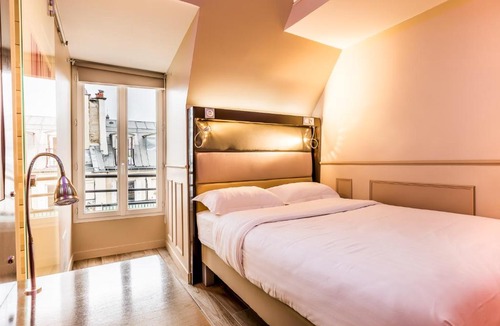Porte-Saint-Martin Hotel | District Republique