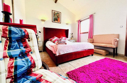 Saint-Pierre-le-Moutier House | Domain de Guiblain. large country home 10km from Magny-Cours with pool/jacuzzi
