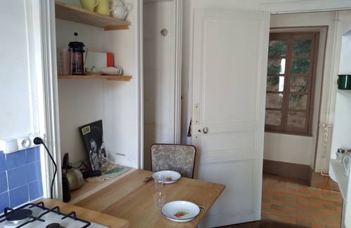 Avallon Apartment | Downtown apartment with garden