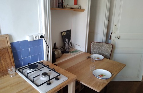 Avallon Apartment | Downtown apartment with garden