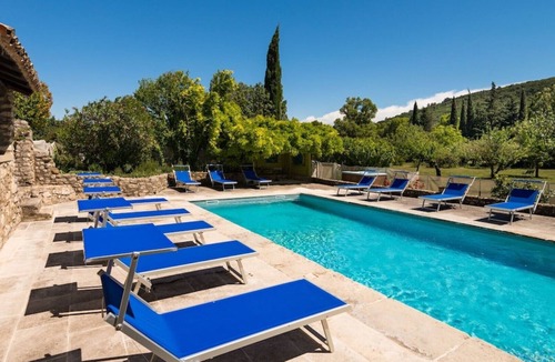 Valaurie Cottage | Drôme provençale in an old stone hamlet enchanted duo gite Superciel