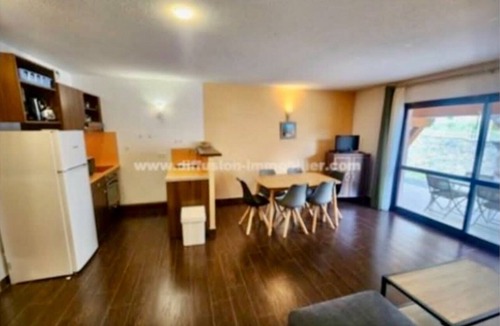 Jausiers Apartment | Duplex 6 pers 2 bedrooms. Heated indoor pool and enclosed garage.