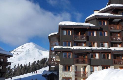 Belle Plagne Apartment | Duplex cosy à Belle Plagne - Ski aux pieds, balcon, piscine, bien-être, animaux admis - FR-1-181-2821