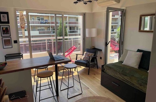 Golfe Juan Apartment | Elégant Appartement 2pièces PiscineVue mer parking