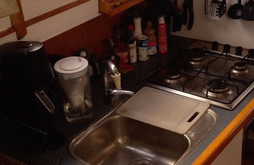 Saint-Gilles Boat Rental | Elegant 35m² houseboat with sheltered terrace for 4 people