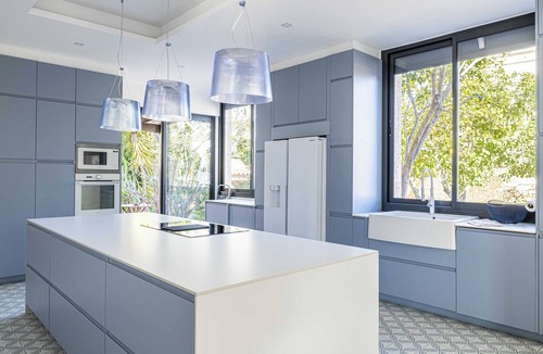 Carnot Apartment | ELEGANT PRIVATE VILLA WITH POOL & GARDEN , 5 MIN TO CENTRAL CANNES