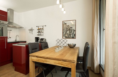 Chamonix City Centre Apartment | Excellent value for money, Balme 3b is a modern 2 bedroom apartment located in Chamonix Sud.