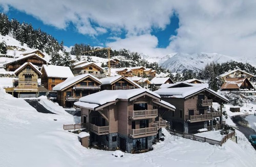 Saint-Etienne-de-Tinee Ski Chalet | Exceptional chalet Auron 330 M2