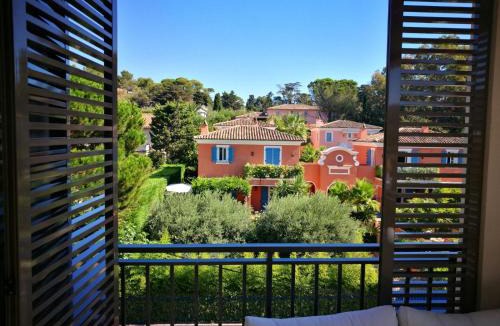Saint-Tropez Apartment | Exclusive Resort Apartments with parking , gym and sauna