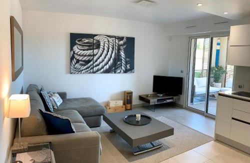 Saint-Tropez Apartment | Exclusive Resort Apartments with parking , gym and sauna