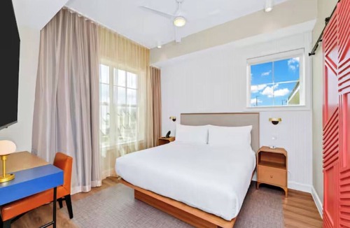 Bay Lake Hotel | Experience Ultimate Theme Park Haven - Ideal for Group Adventures + Outdoor Pool