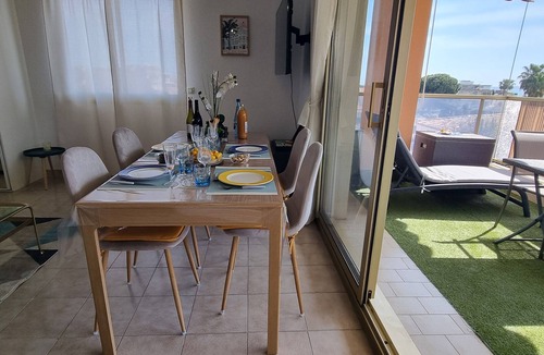 Saint-Laurent-du-Var Apartment | F2 NEW BRIGHT BEAUTIFUL NEAR SEA AIRPORT AND AMENITIES AC WIFI TERRACE GARAGE