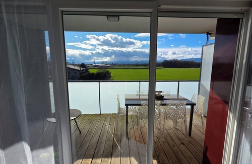Douvaine Apartment | Facing the Jura, 70m² apartment 10 minutes from Geneva for 1 to 6 people