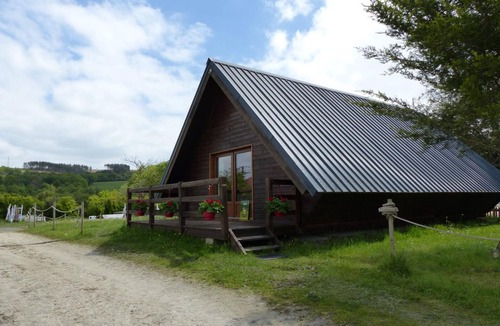 Le Vernet Cottage | Family chalet 10 min from Vichy, pets allowed