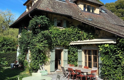 Menthon-Saint-Bernard House | Family home 200m from the lake, heated swimming pool