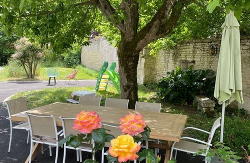 La Jarrie House | Family home, 6 BR, pool, 1000m² walled garden - 15min from La Rochelle