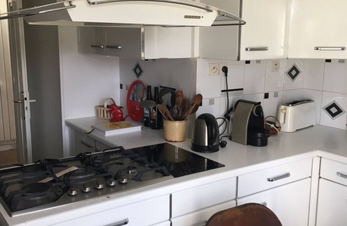 Saint-Jorioz House | Family home for 10 people Lake Annecy, 300 m away Garden & Patio