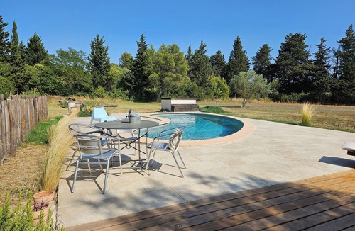 Graveson Villa | Family home near the Alpilles