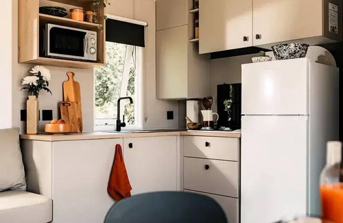 Saint-Laurent-de-Medoc House | FAMILY Mobile Home: 4 bedrooms, 2 bathrooms, sleeps 8