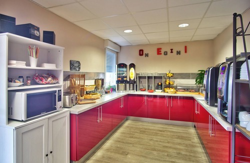Lahonce Hotel | Family Suite Getaway | 3.4 Miles to Ametzondo Shopping and Dining Center