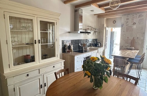 Marennes House | Family villa near the ocean, sleeps 10, pets welcome!