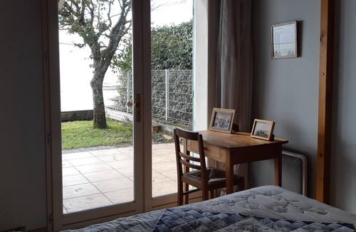 Cap-Ferret Hotel | Family villa, 12 people, feet in the water of Arcachon Bay