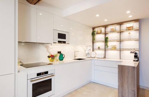 Antibes Old Town House | First-Row Sea View Retreat · Old Town Antibes · 2BR with Balcony