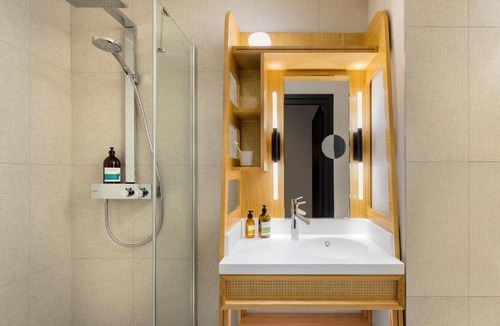 Meriadeck Hotel | FirstName Bordeaux, Part of JdV by Hyatt
