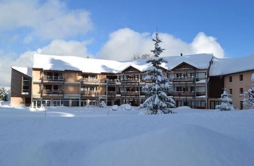 Premanon Apartment | Fitness, swimming pool, hammam, parking, tv, ski locker, 23m², Les Rousses