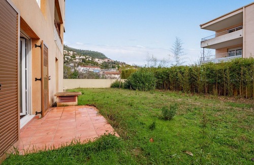Grasse Apartment | Four-Person Apartment with Pool Access