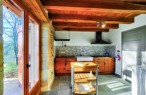 Rouffignac-Saint-Cernin-de-Reilhac House | In the heart of the Dordogne, house for 6, pool