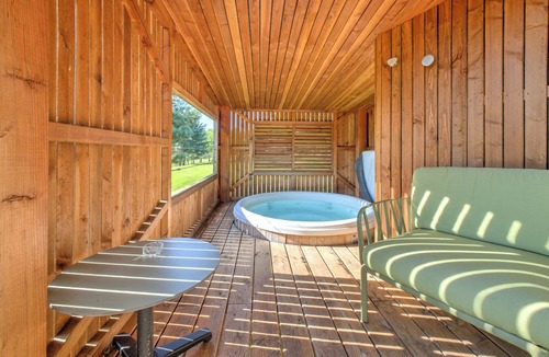 Saint-Felix-de-Reillac-et-Mortemart House | Lodge Plein Voir – Nature Escape with Terrace & Modern Comfort