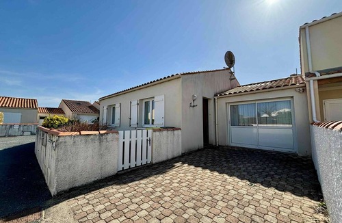 La Cotiniere House | 4-room house near Cotinière Port with garden and parking