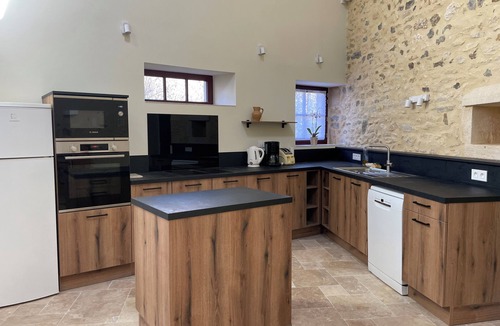 Perreuse House | La Maison des Poètes – Charming Renovated Winemaker’s House