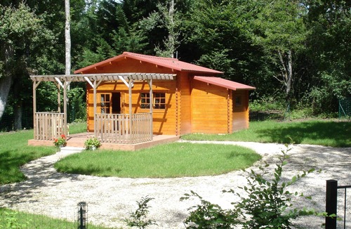 Treigny Ski Chalet | Chalet and lodge at the end of a quiet road, 3 km from Guedelon