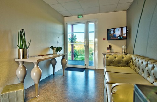 Lahonce Hotel | French Stylish Escape | 0.9 Miles to Historic Abbaye de Lahonce Site