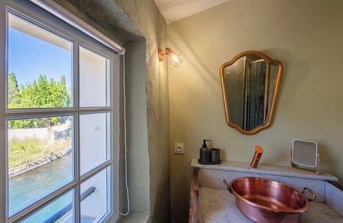Le Thor House | Fully renovated old mill with heated swimming pool near Isle-sur-Sorgue