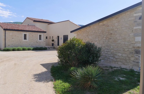 Oppede House | Furnished Tourist 4 * for 2-3 people, swimming pool and views of the Luberon