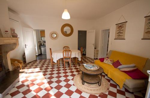 Noaillan House | Gîte Aux Tuileries