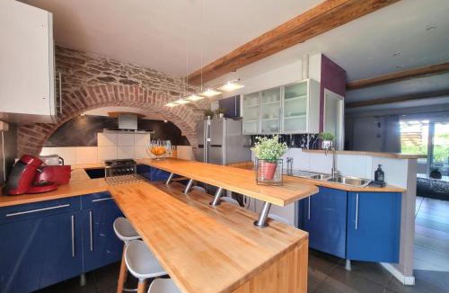 Tartaras House | Gîte campagnard avec animaux acceptés, terrasse privée - FR-1-496-299