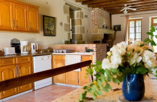 Souvigny House | Gîte champêtre avec piscine et Wifi à Souvigny - FR-1-489-231
