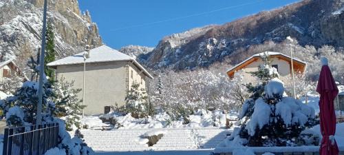 Saint-Martin-de-la-Porte House | gîte chez patou et joel 2 à 6 personnes tarif modulable