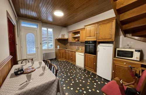 Ferrieres-sur-Sichon House | Gîte confortable avec terrasse dans la Montagne bourbonnaise, animaux acceptés - FR-1-489-497