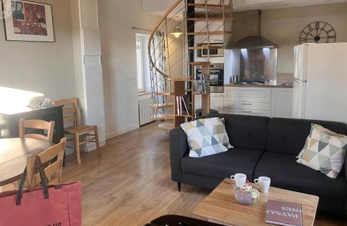 Saint-Andre-dʼApchon House | Gîte confortable avec piscine et animaux admis à Saint-André-d'Apchon - FR-1-496-143