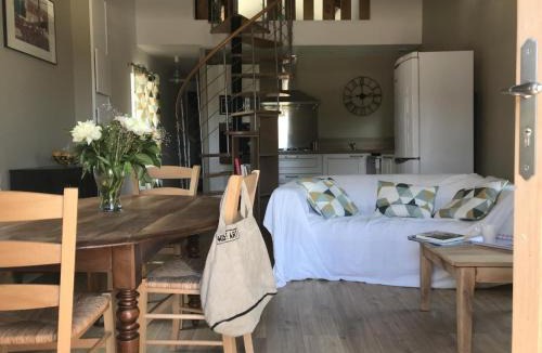 Saint-Andre-dʼApchon House | Gîte confortable avec piscine et animaux admis à Saint-André-d'Apchon - FR-1-496-143