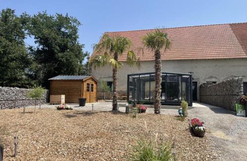 Couzon House | Gîte confortable avec piscine couverte et spa à Couzon - FR-1-489-483